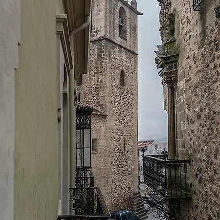 Domus Seleqtia Plaza De Santiago * Caces